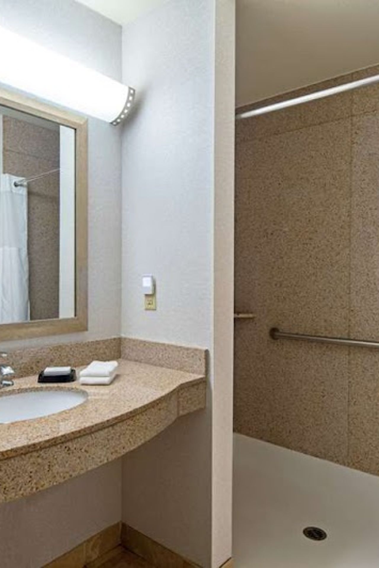 Photo of Hampton Inn & Suites Bremerton