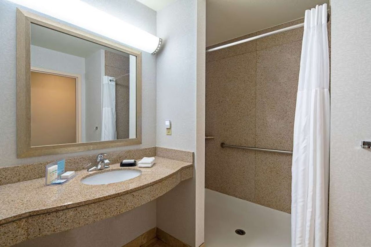 Photo of Hampton Inn & Suites Bremerton