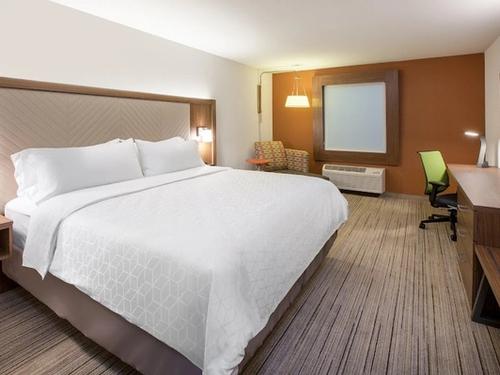 Photo of Holiday Inn Express & Suites San Jose – Silicon Valley by IHG