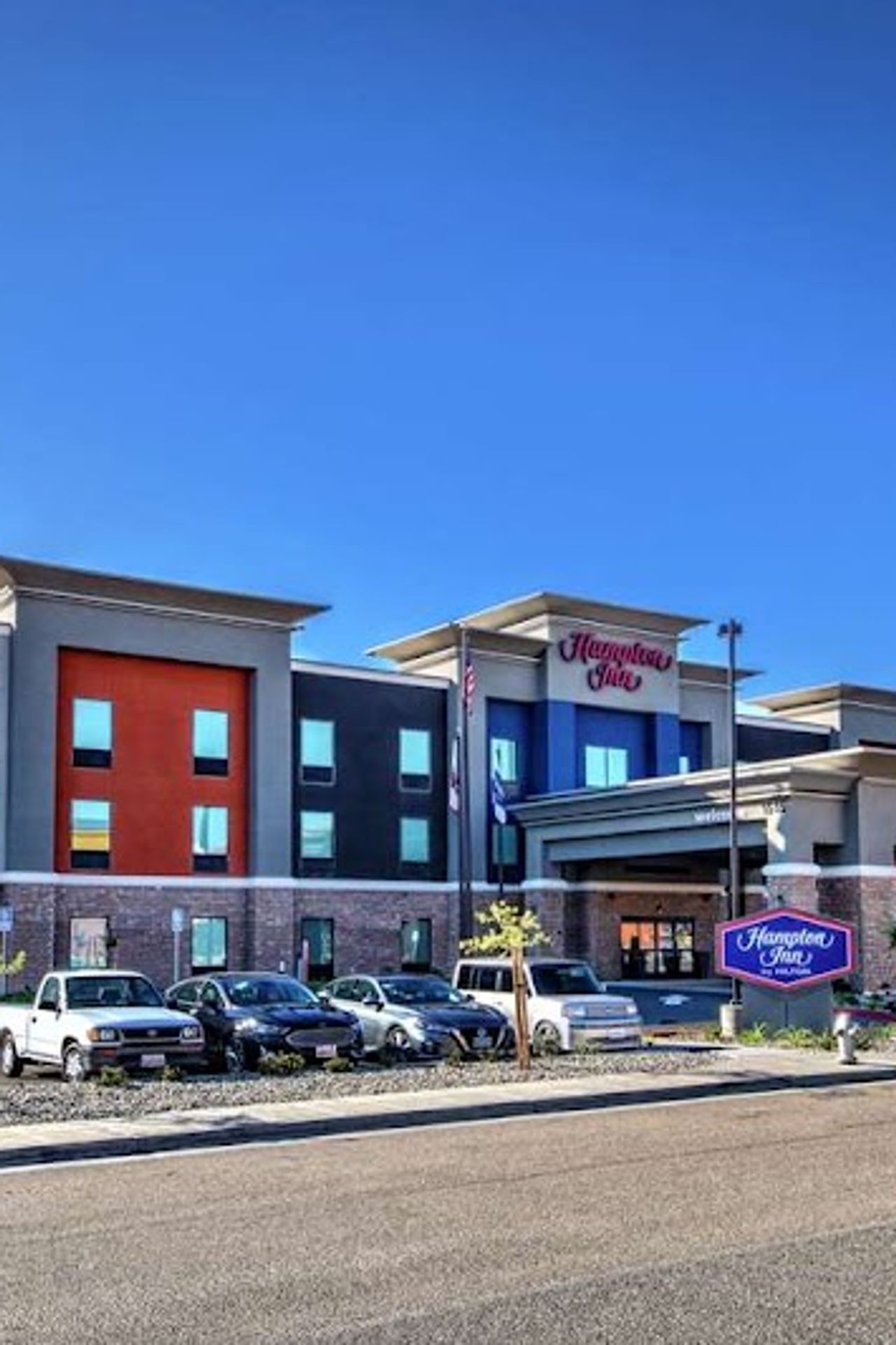 Photo of Hampton Inn Fresno Airport