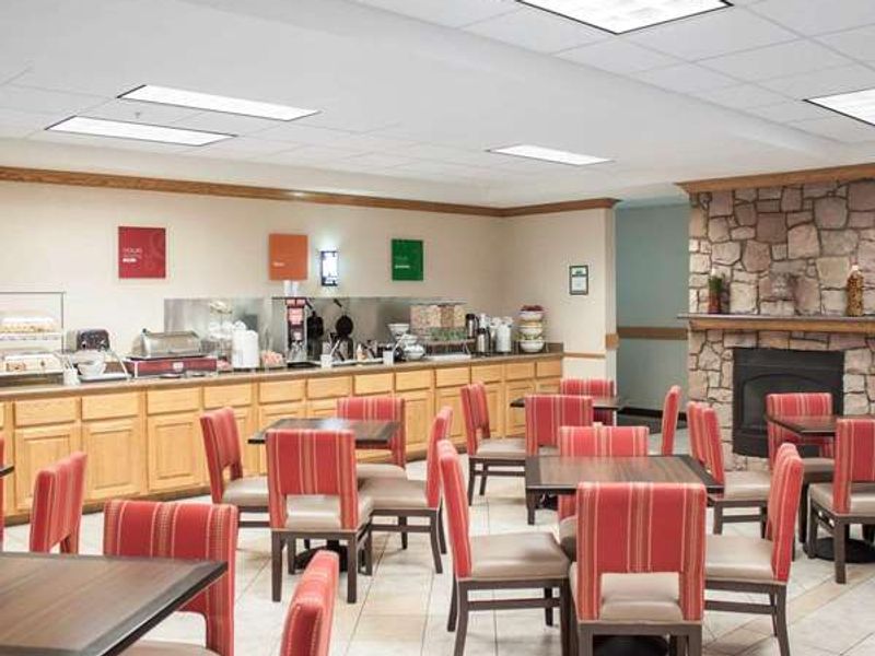 Photo of Comfort Suites Airport