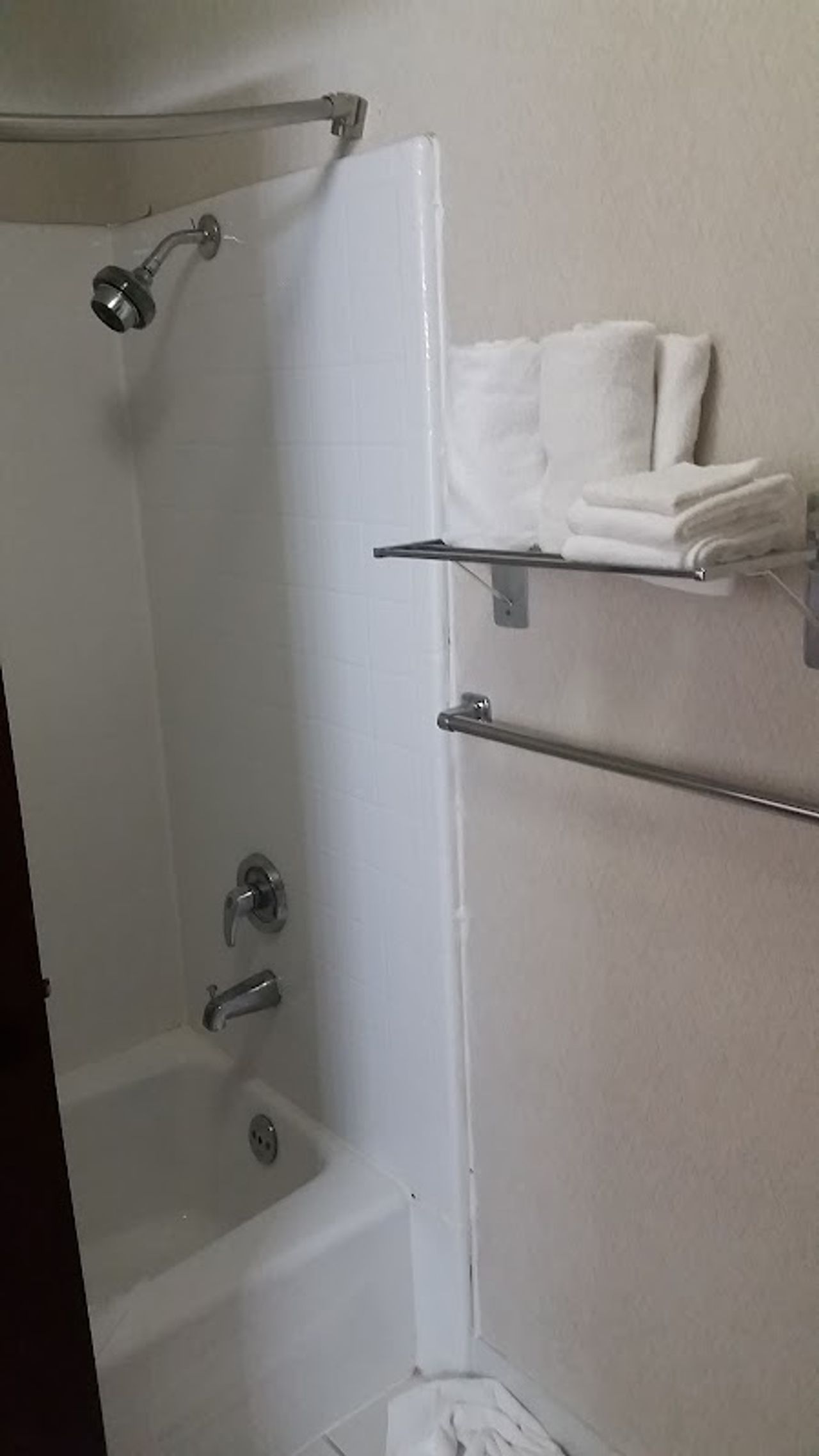 Photo of Days Inn & Suites by Wyndham Sunnyvale