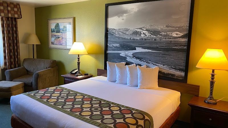 Photo of Super 8 by Wyndham McCall