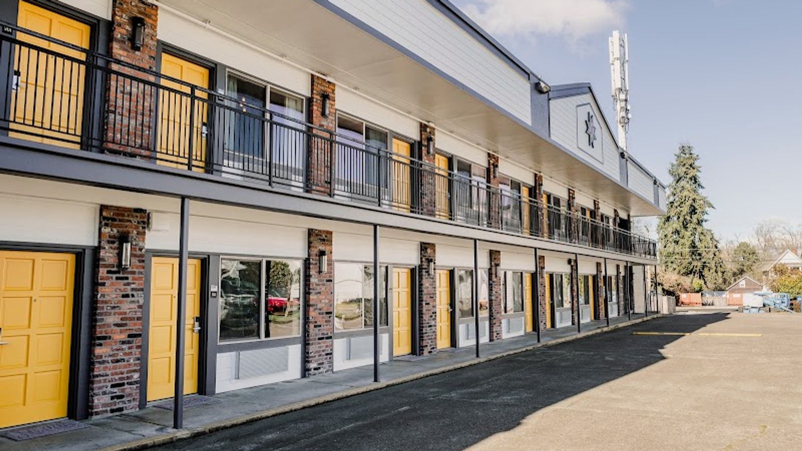 Photo of Maverick Hotel Eugene Near University, Ascend Hotel Collection - Exterior