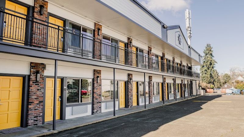 Photo of Maverick Hotel Eugene Near University, Ascend Hotel Collection - Exterior