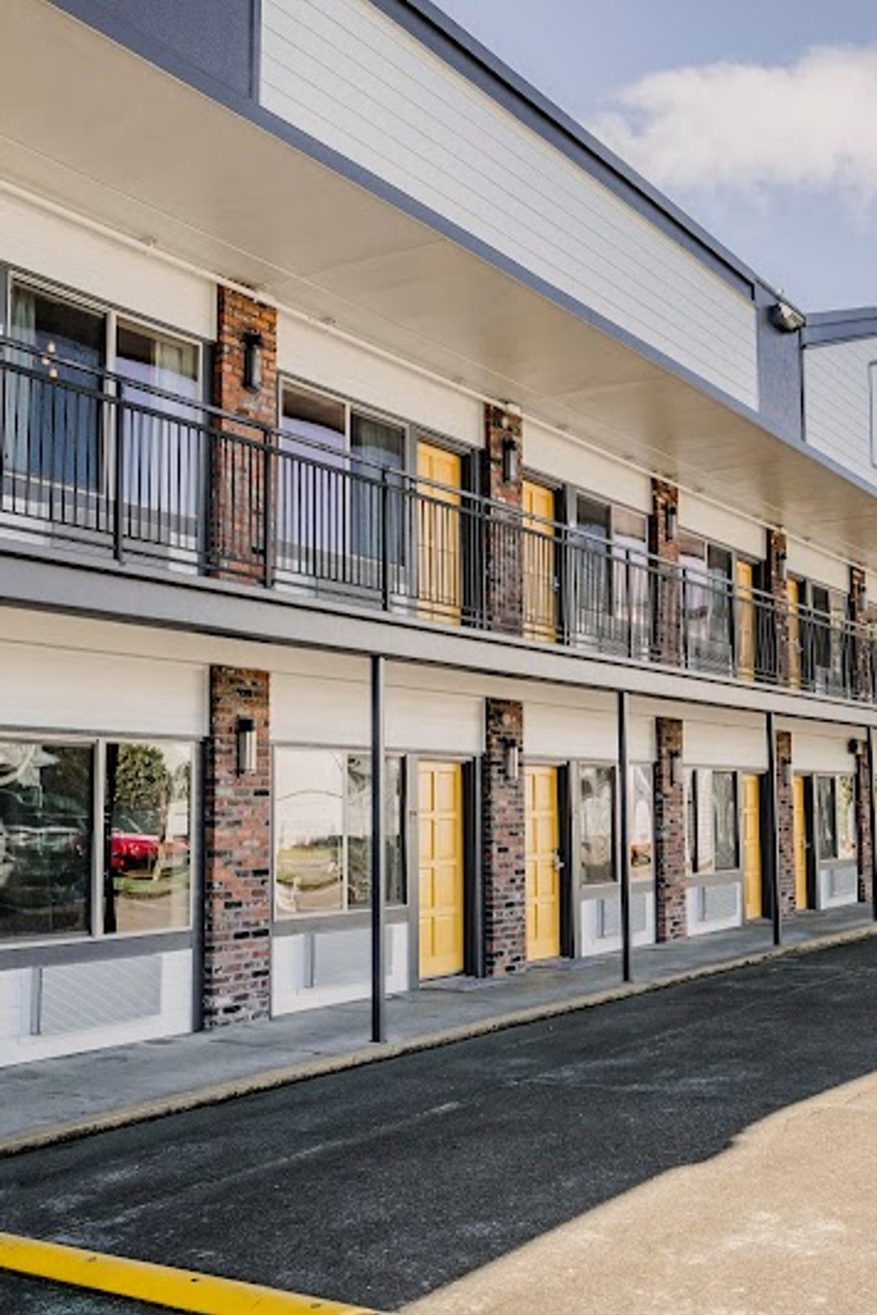 Photo of Maverick Hotel Eugene Near University, Ascend Hotel Collection - Exterior