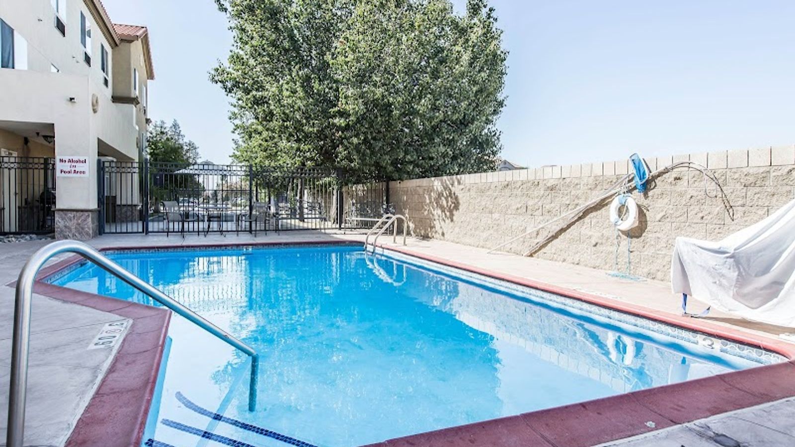 Photo of Comfort Suites Bakersfield