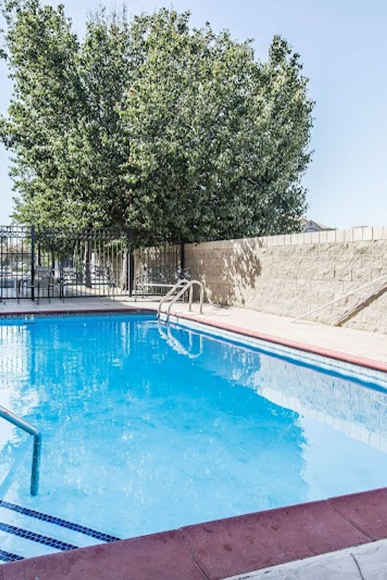 Photo of Comfort Suites Bakersfield