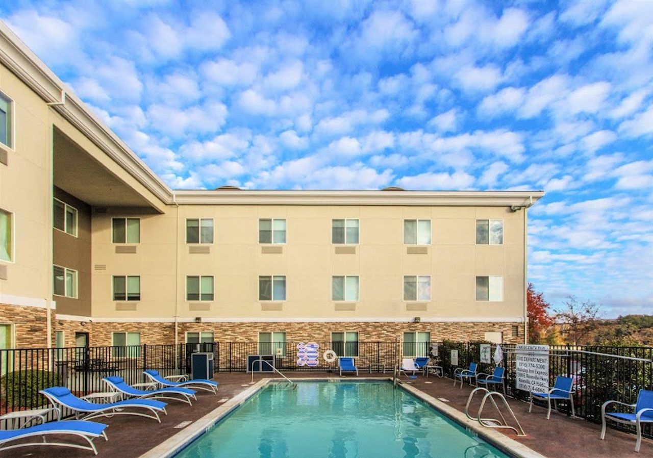 Photo of Holiday Inn Express & Suites Roseville - Galleria Area, an IHG Hotel