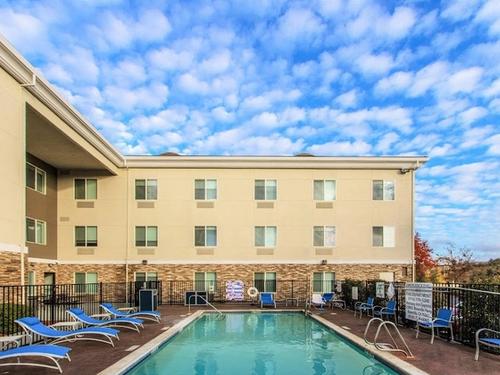Photo of Holiday Inn Express & Suites Roseville - Galleria Area, an IHG Hotel