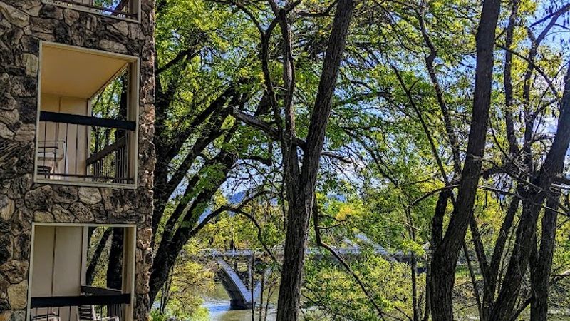 Photo of Riverside Inn