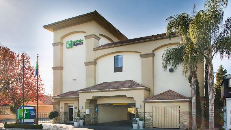 Holiday Inn Express Redwood City-Central by IHG