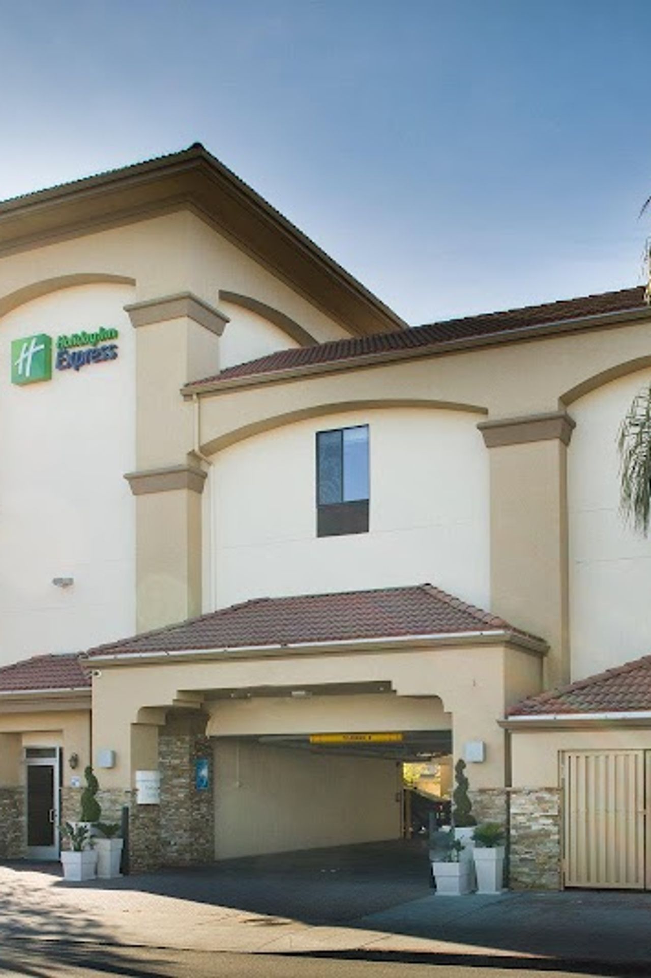Photo of Holiday Inn Express Redwood City-Central by IHG