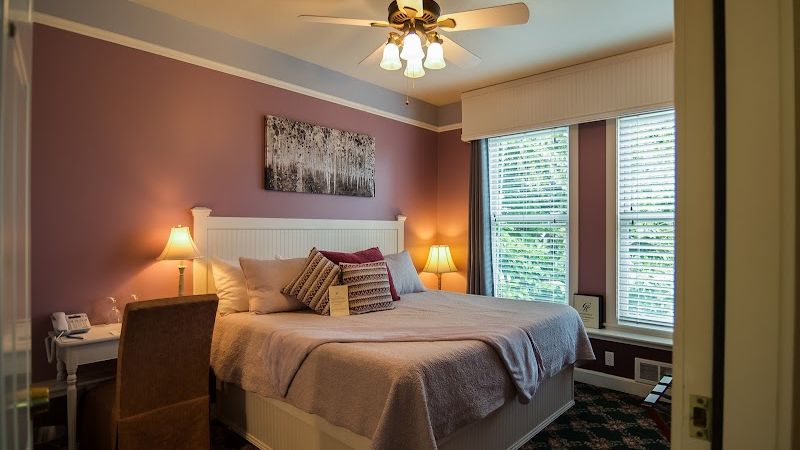 Photo of The Campbell House Inn - Suite