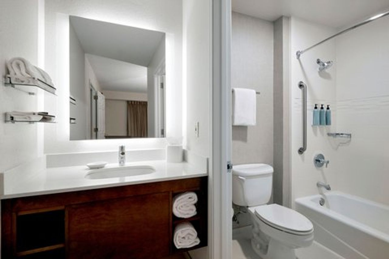 Photo of Residence Inn by Marriott Eugene Springfield - Bathroom