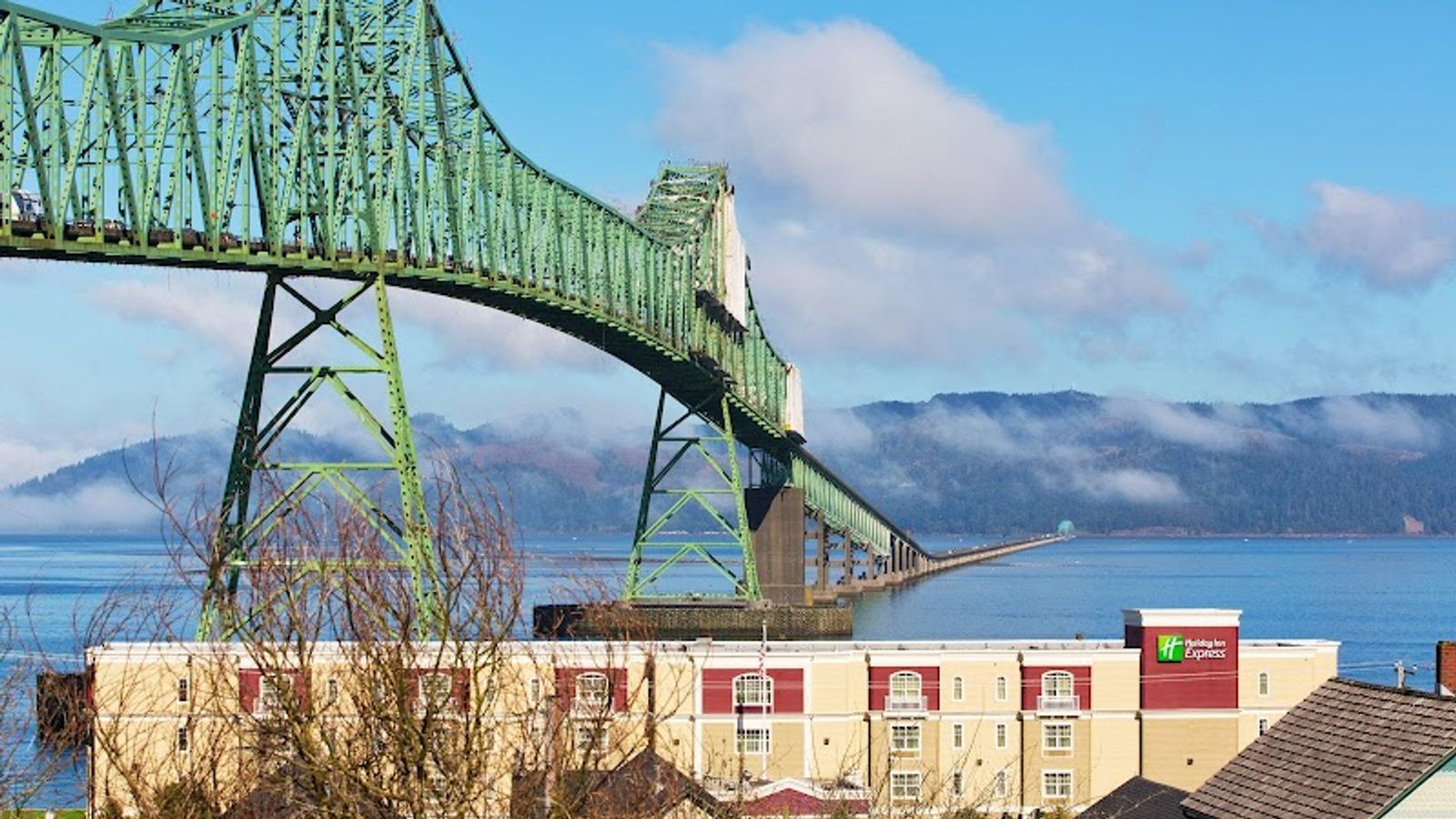 Photo of Holiday Inn Express & Suites Astoria, an IHG Hotel