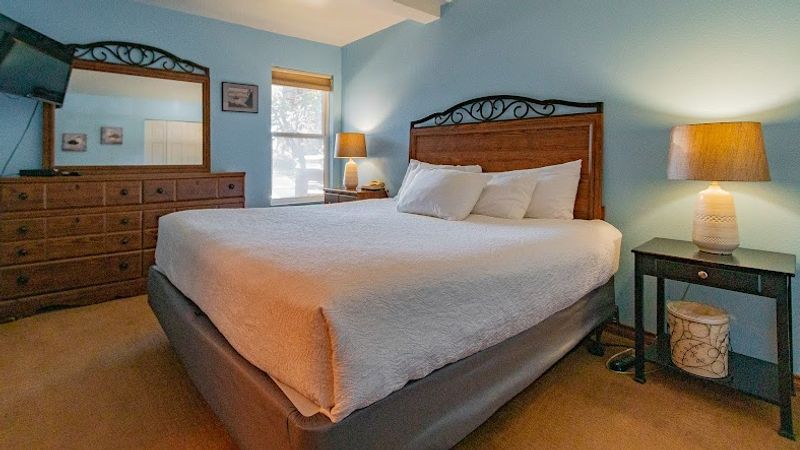 Photo of Embarcadero Resort Hotel & Marina - Suite, King Bed