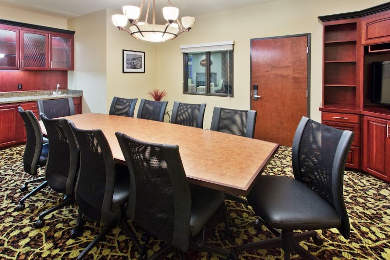 Photo of Holiday Inn Express & Suites Astoria, an IHG Hotel