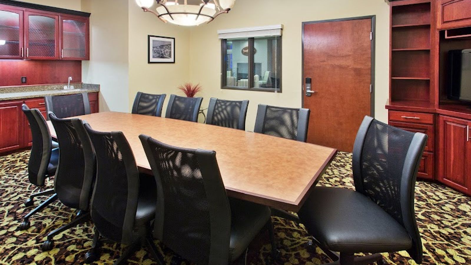 Photo of Holiday Inn Express & Suites Astoria, an IHG Hotel