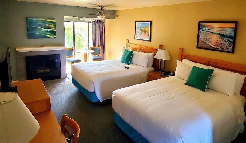 Photo of Colton Inn - Standard Room with 2 queen beds, Fireplace, Flat TV, Work desk, Table and Chairs