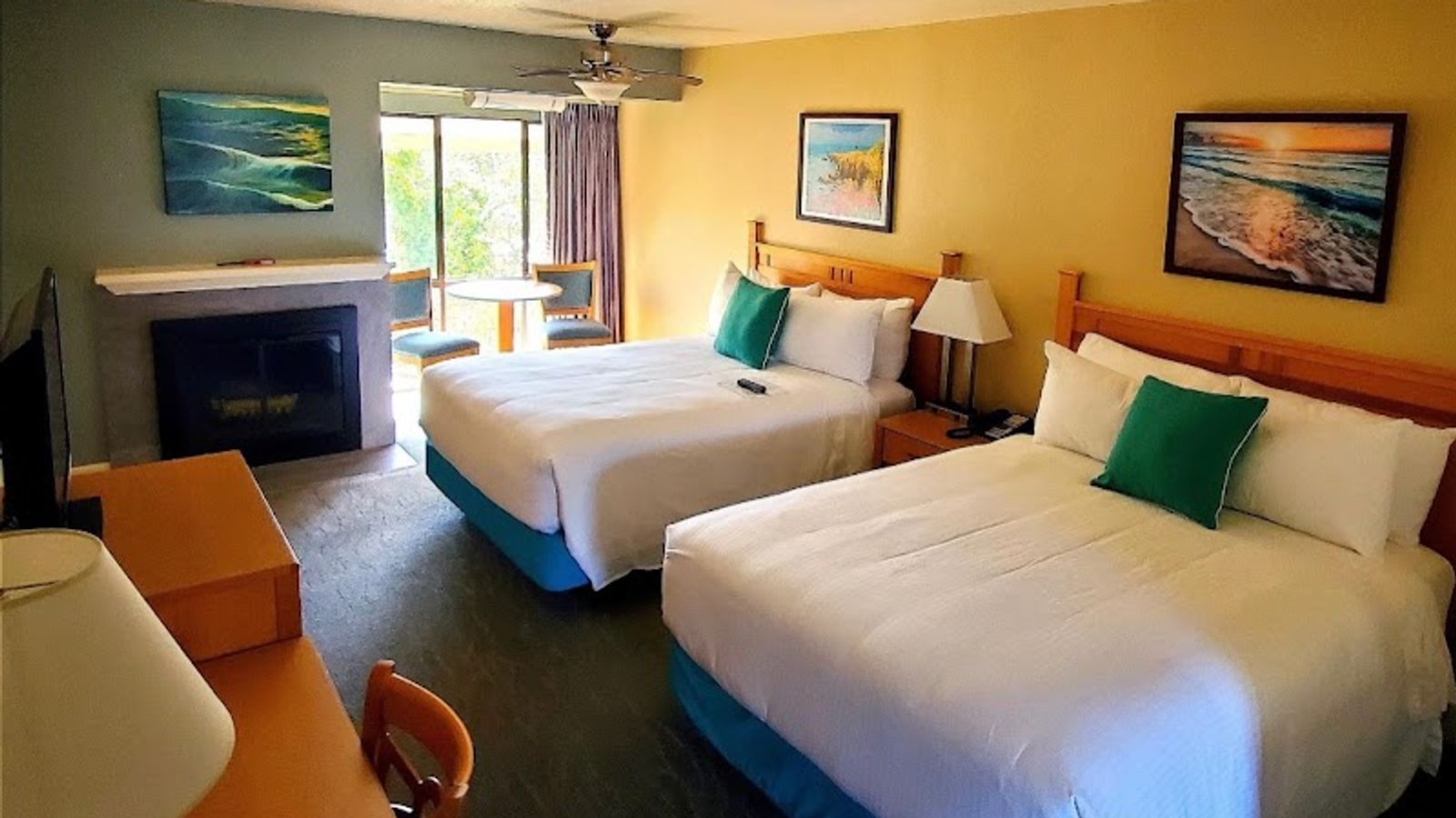 Photo of Colton Inn - Standard Room with 2 queen beds, Fireplace, Flat TV, Work desk, Table and Chairs