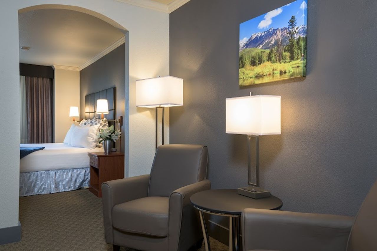 Photo of Wood River Inn & Suites