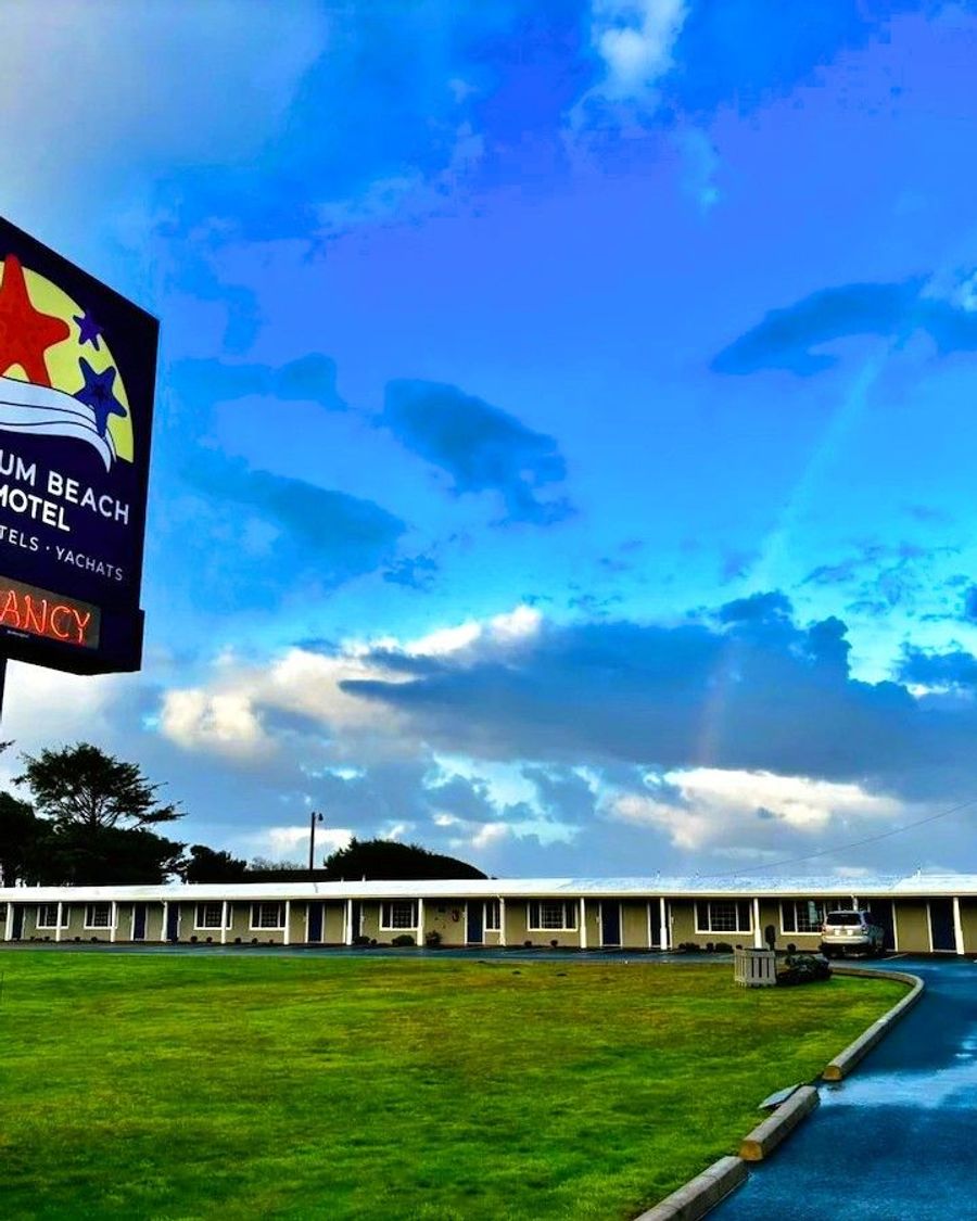 Deane’s Oceanfront Lodge