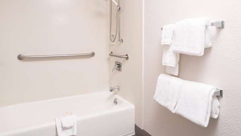 Photo of Howard Johnson by Wyndham Sacramento Downtown