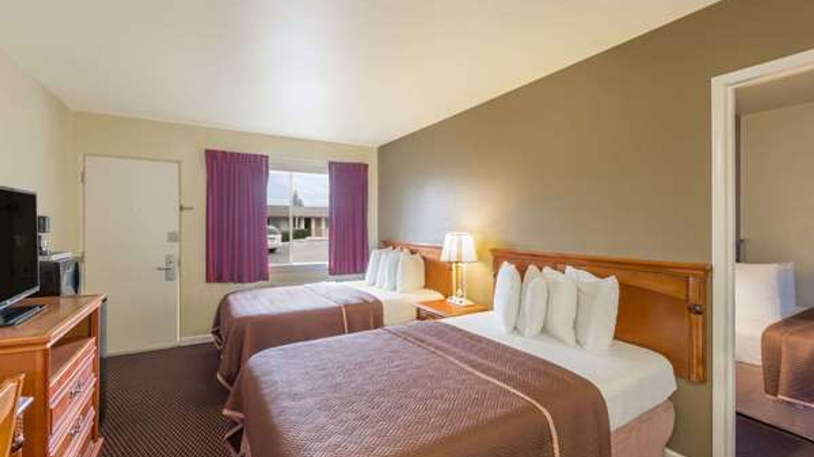 Photo of Travelodge by Wyndham Santa Rosa Wine Country