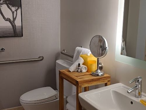 Photo of Hyatt Regency Monterey Hotel and Spa on Del Monte Golf Course - Bathroom
