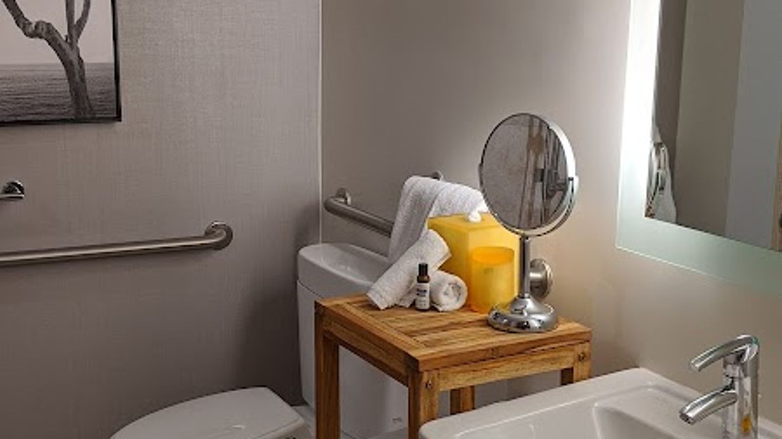 Photo of Hyatt Regency Monterey Hotel and Spa on Del Monte Golf Course - Bathroom