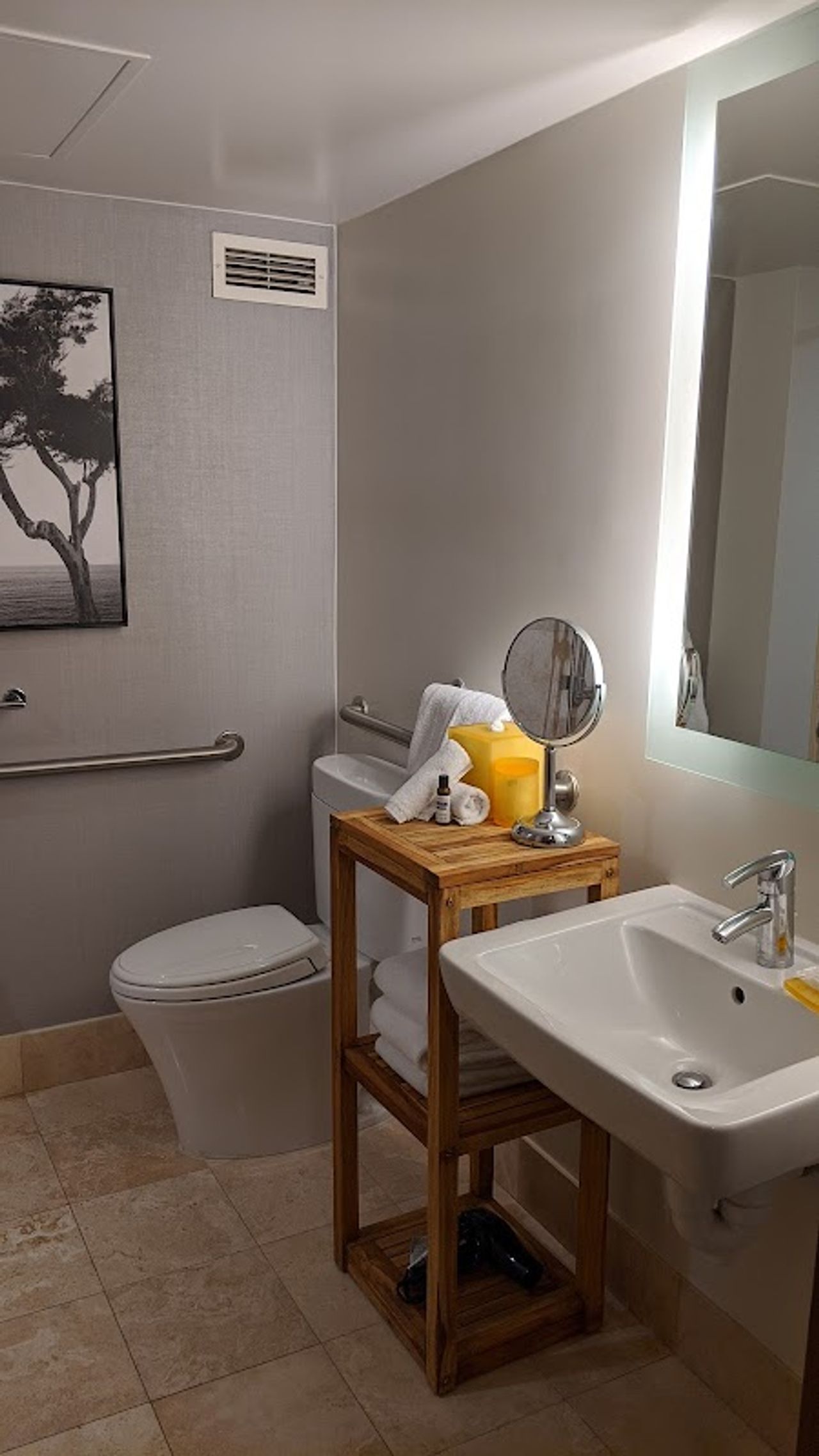 Photo of Hyatt Regency Monterey Hotel and Spa on Del Monte Golf Course - Bathroom