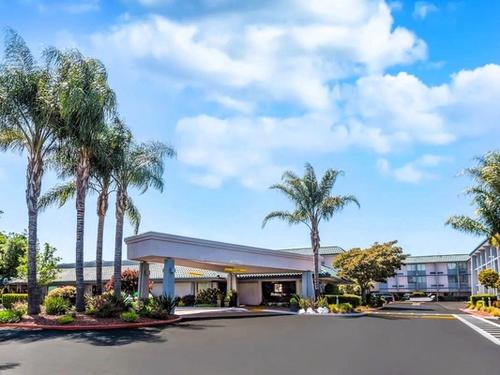 Holiday Inn Dublin-Pleasanton by IHG