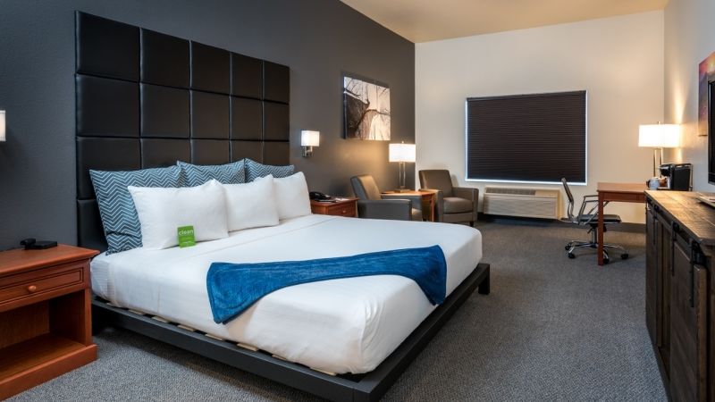 Photo of Wood River Inn & Suites