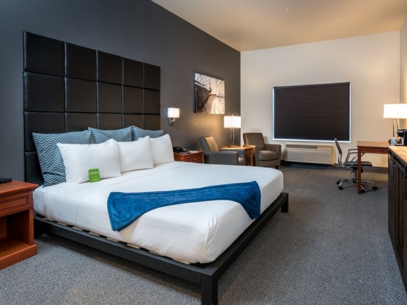 Photo of Wood River Inn & Suites