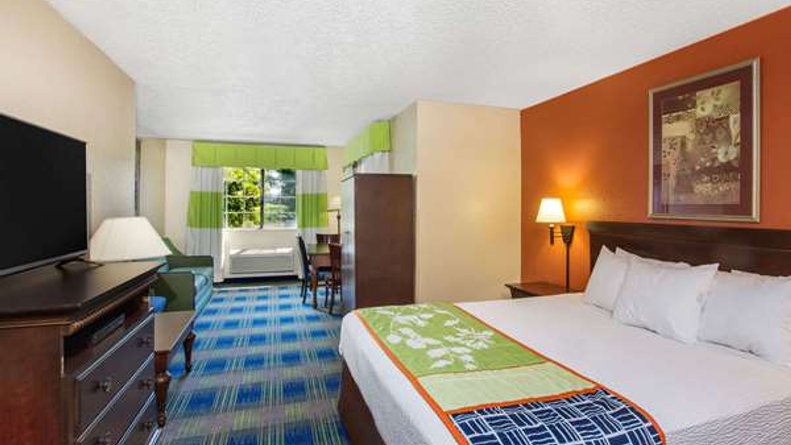 Photo of Days Inn by Wyndham Fremont