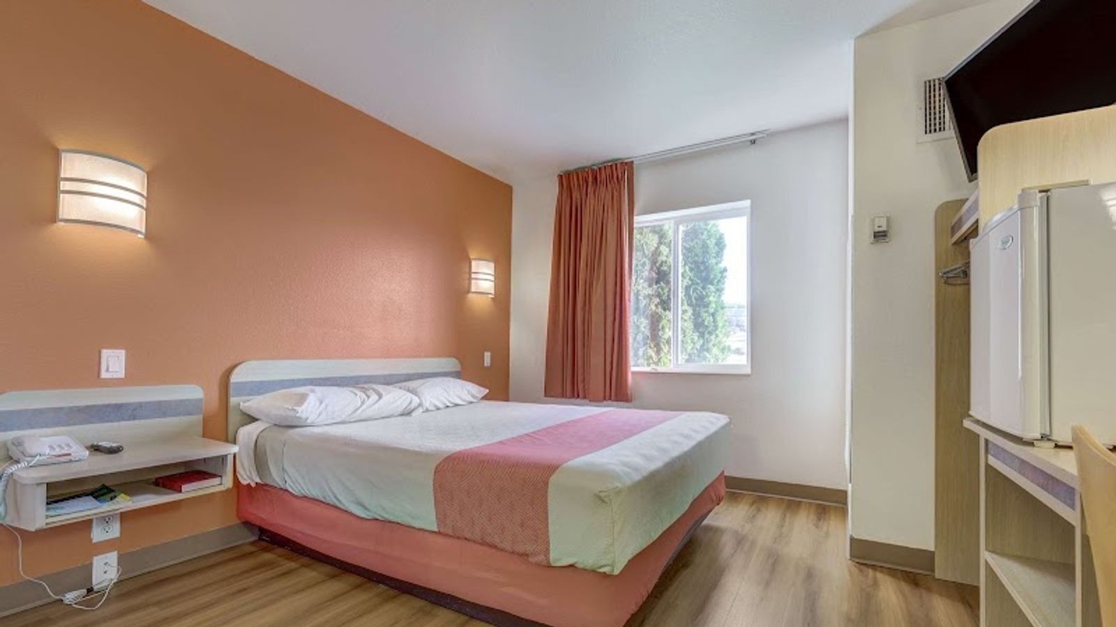 Photo of Motel 6 Roseburg, OR