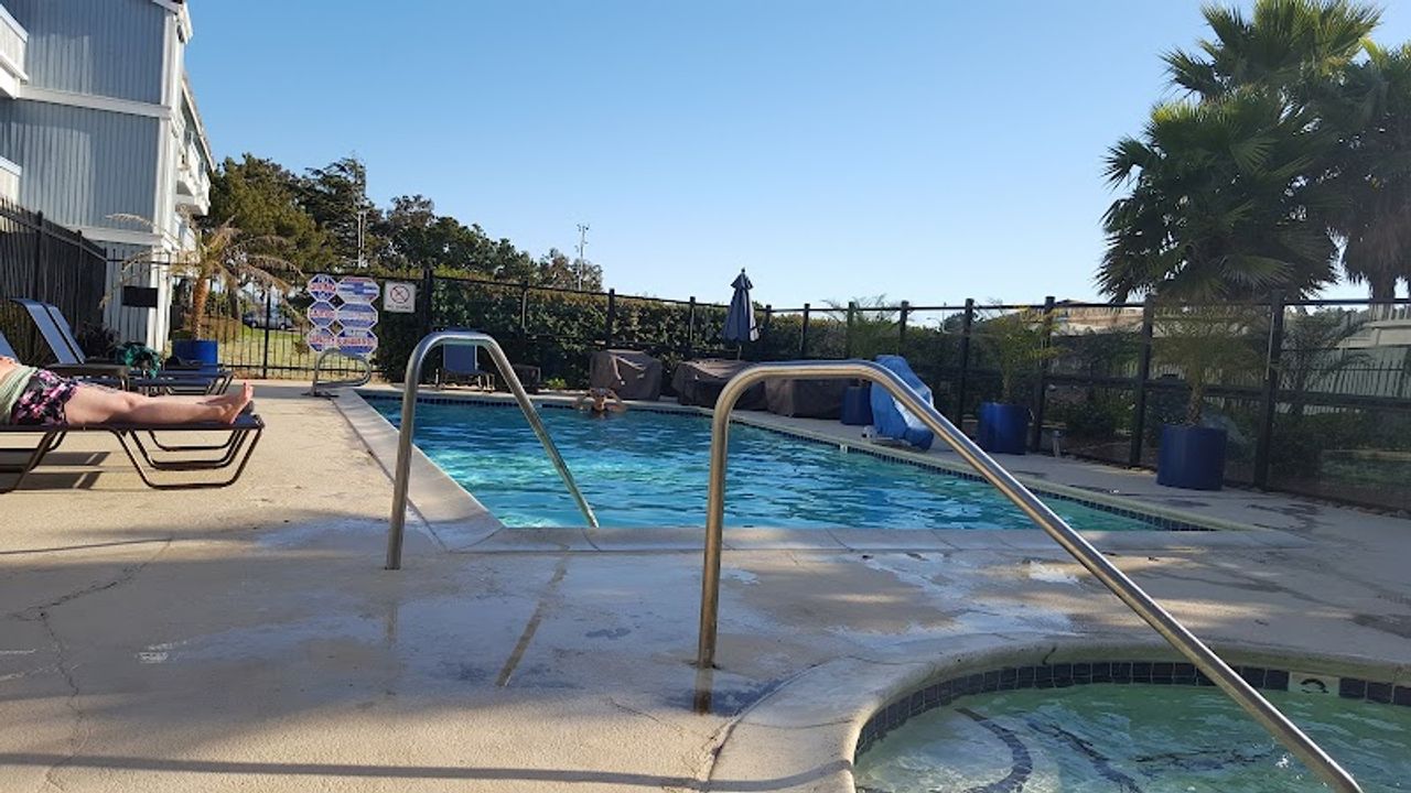 Photo of The Marina Inn on San Francisco Bay