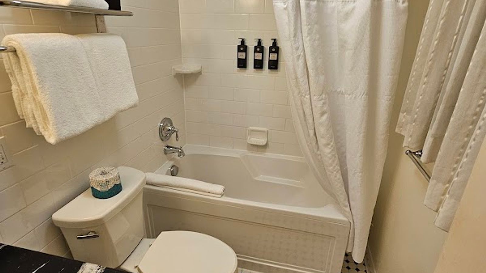 Photo of King George Hotel