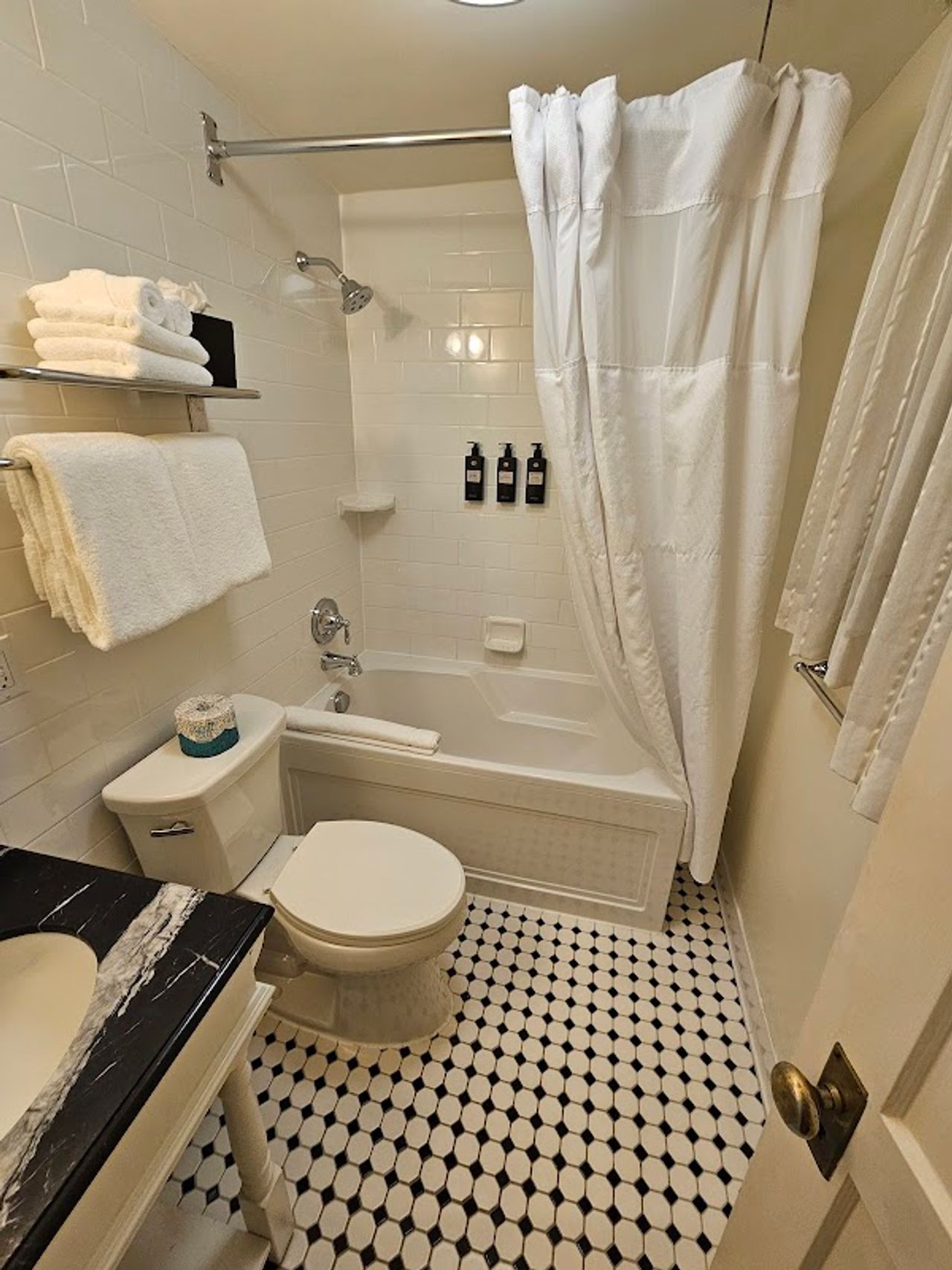 Photo of King George Hotel