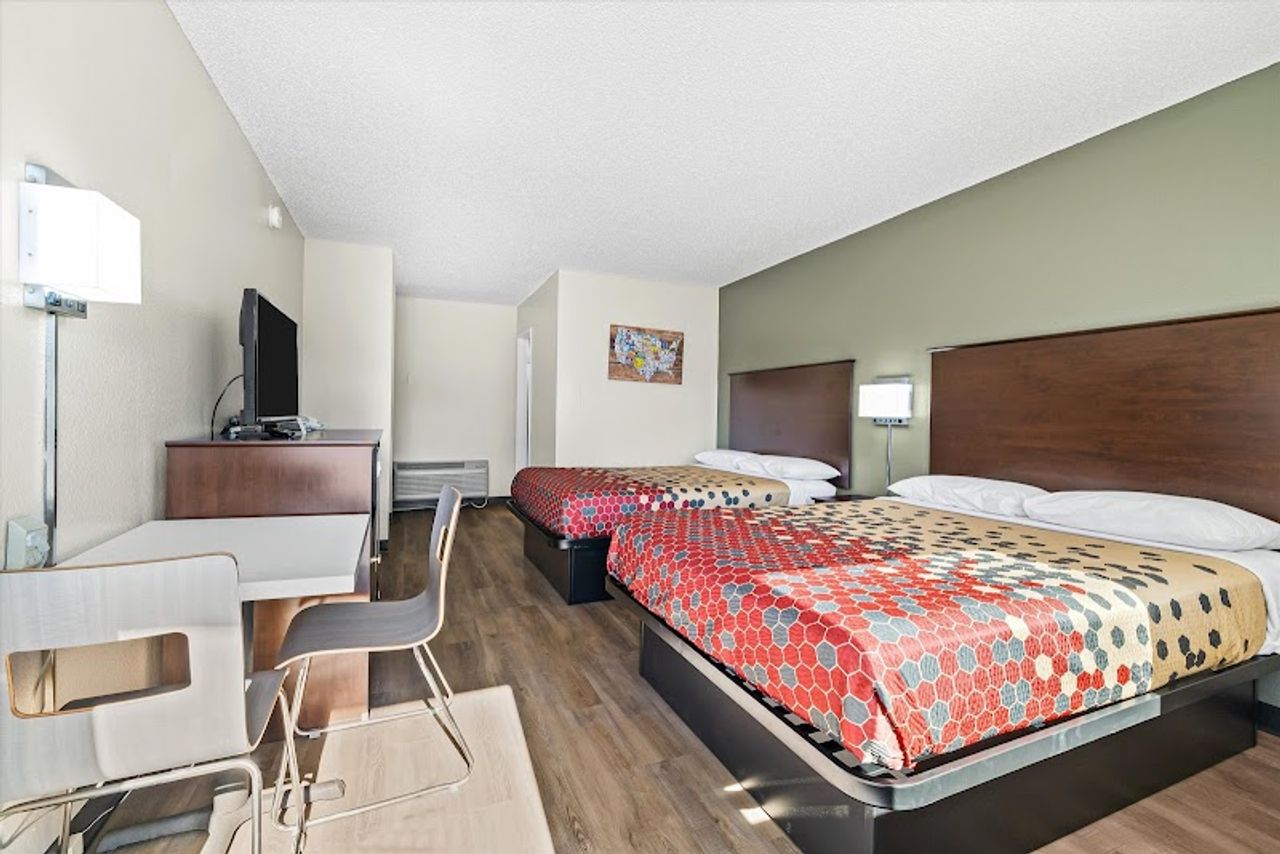 Photo of bend inn & suites