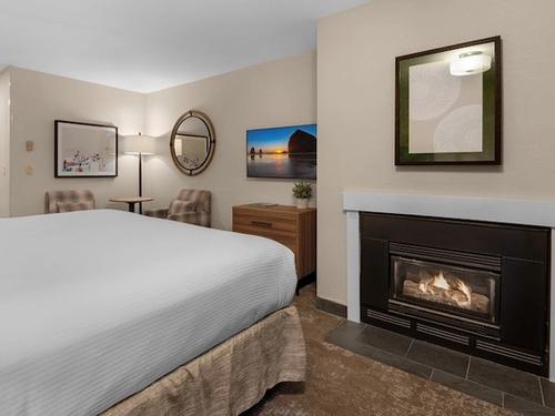 Photo of Schooner's Cove Inn