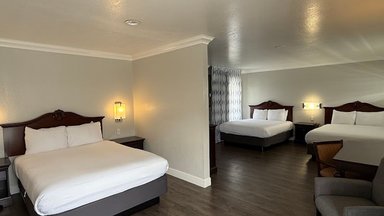 Photo of Stargazer Inn and Suites - Family Room, Multiple Beds