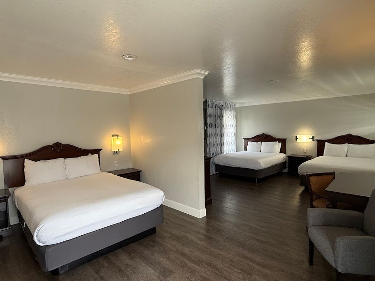 Photo of Stargazer Inn and Suites - Family Room, Multiple Beds