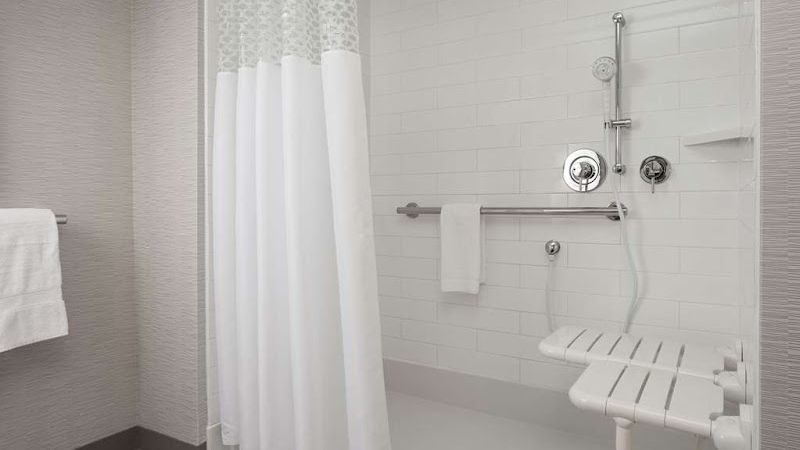 Photo of Hampton Inn Lewiston - Bathroom