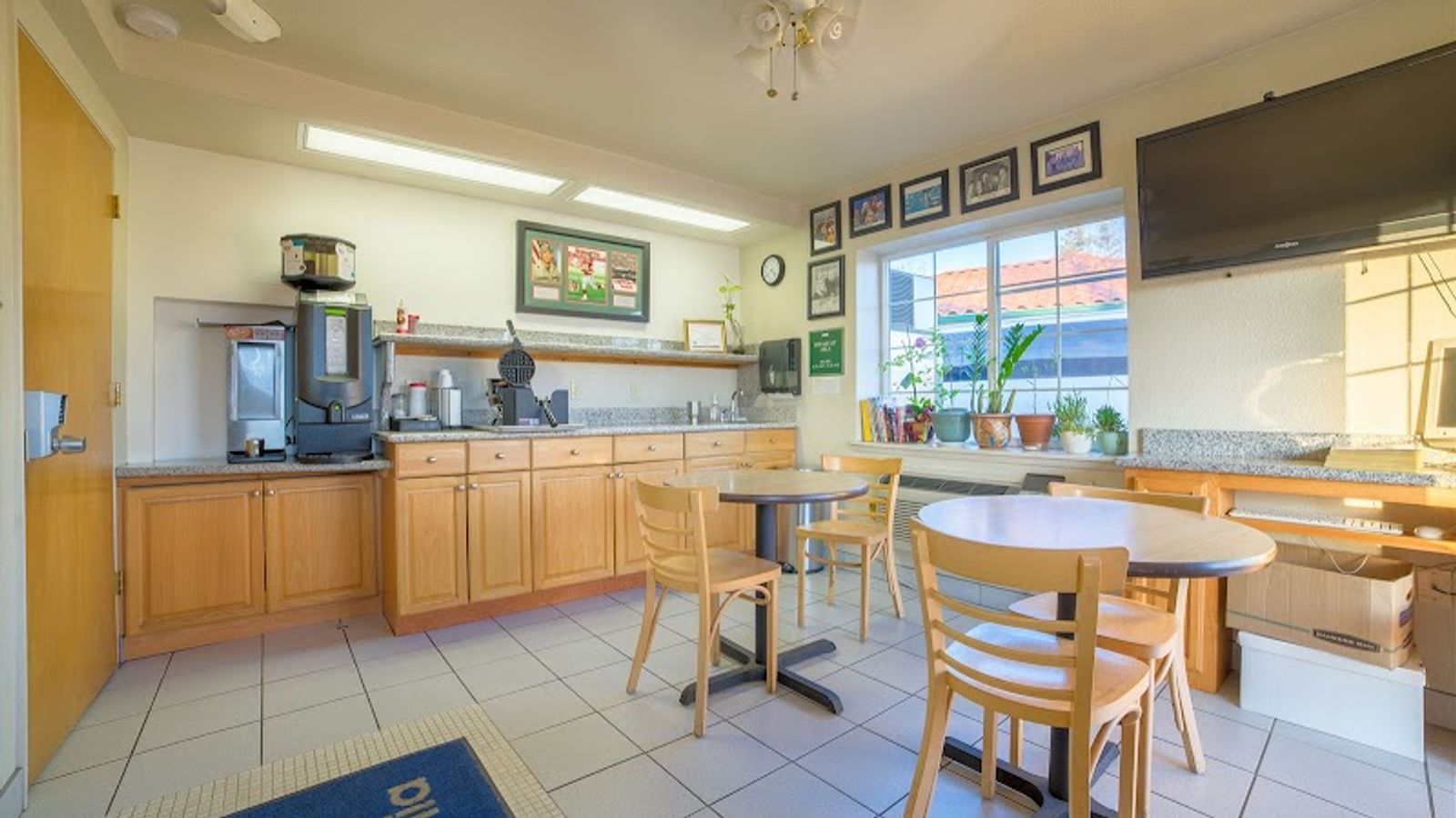 Photo of Turlock Inn