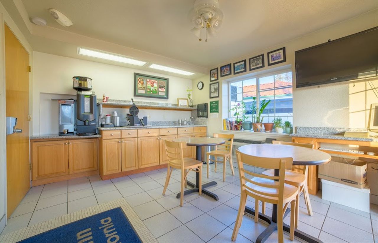 Photo of Turlock Inn