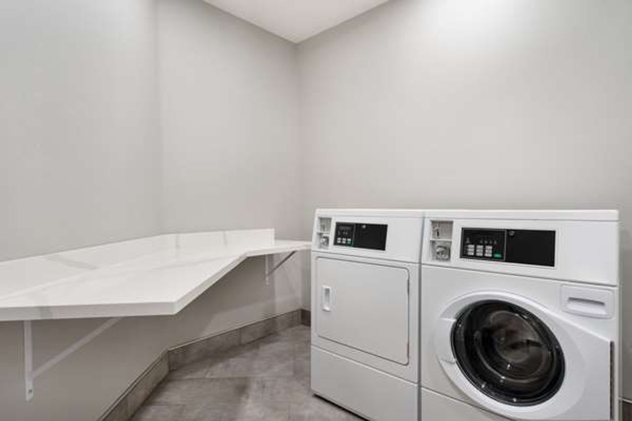 Photo of La Quinta Inn & Suites by Wyndham Springfield