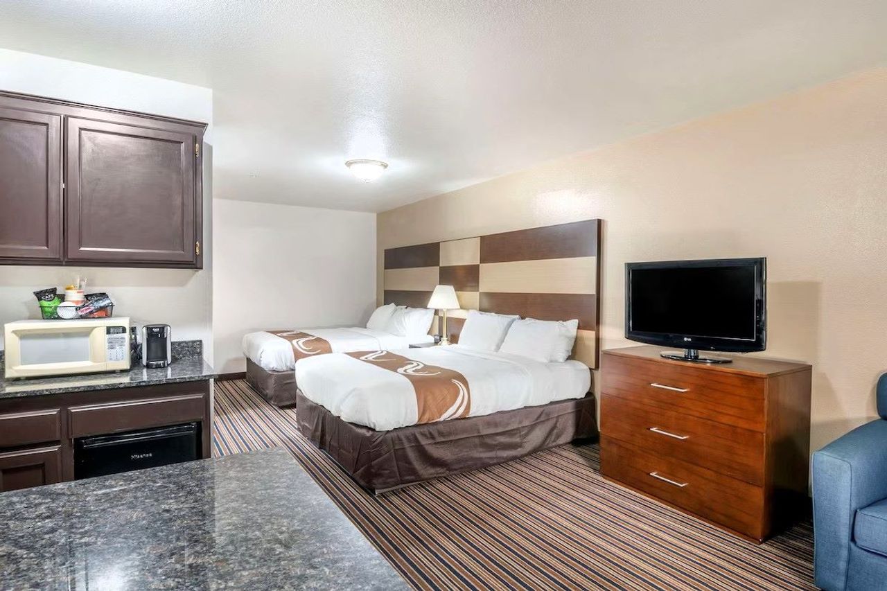 Quality Inn Central Roseburg Suite