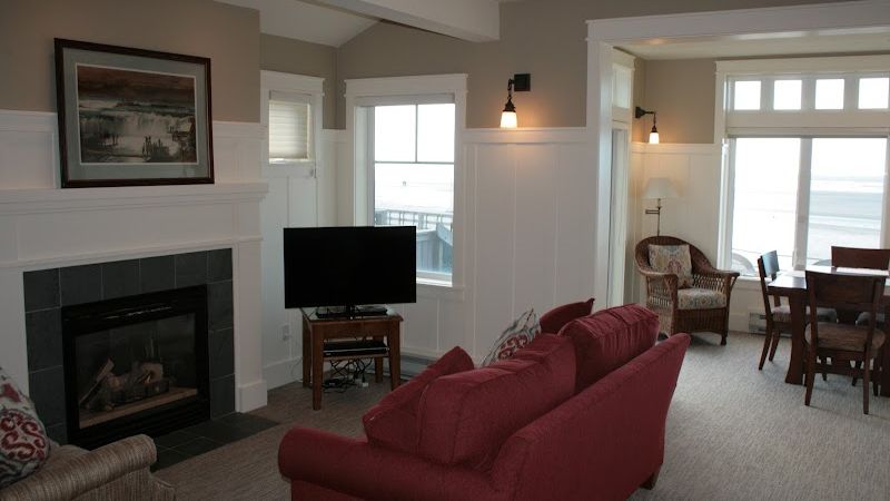 Photo of The Waves Cannon Beach